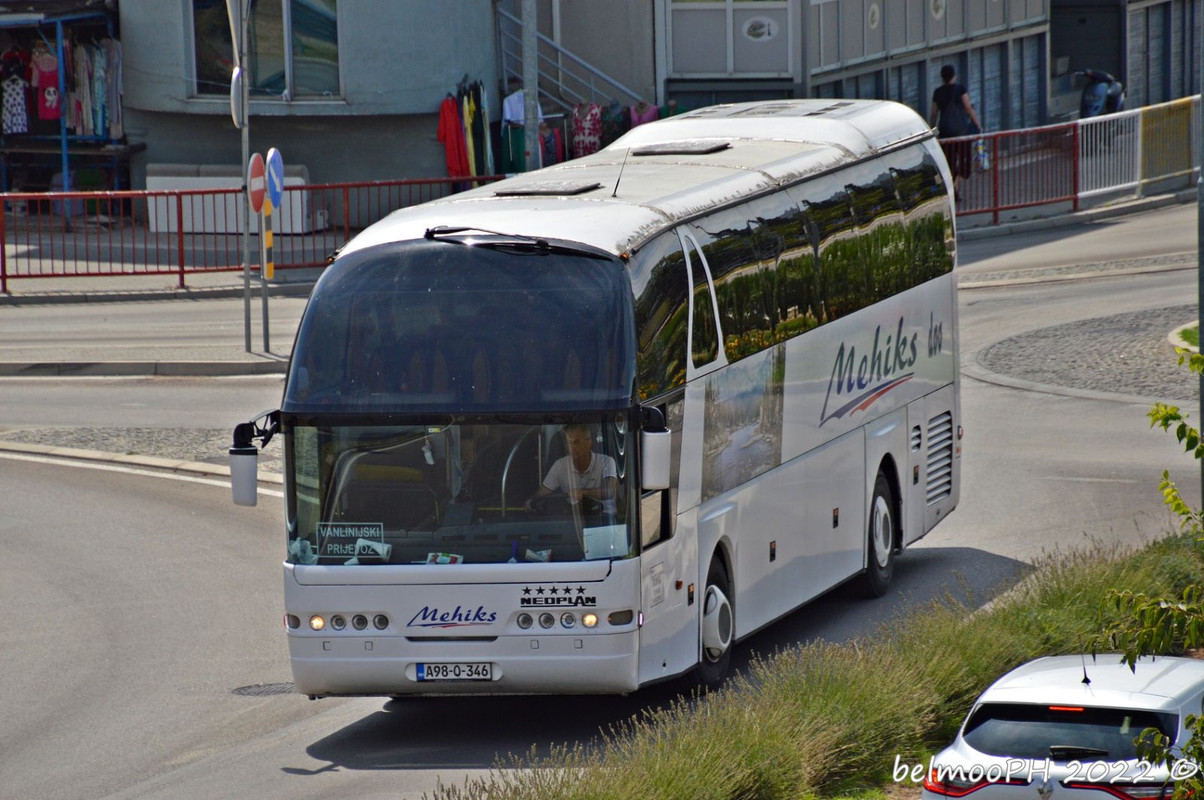 6421D916-329E-4A5B-B3AE-2A48BB632839