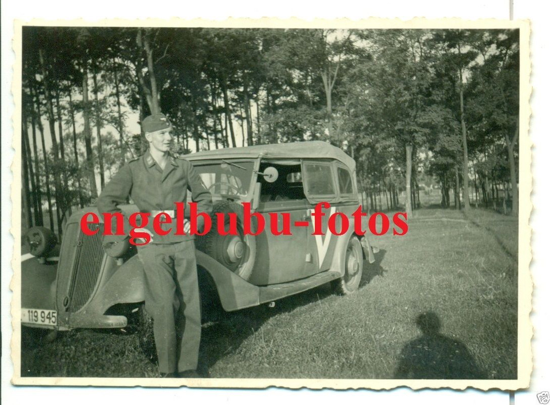 FAHRZEUG - KÜBELWAGEN - W-119945 - Bemalt mit Gr