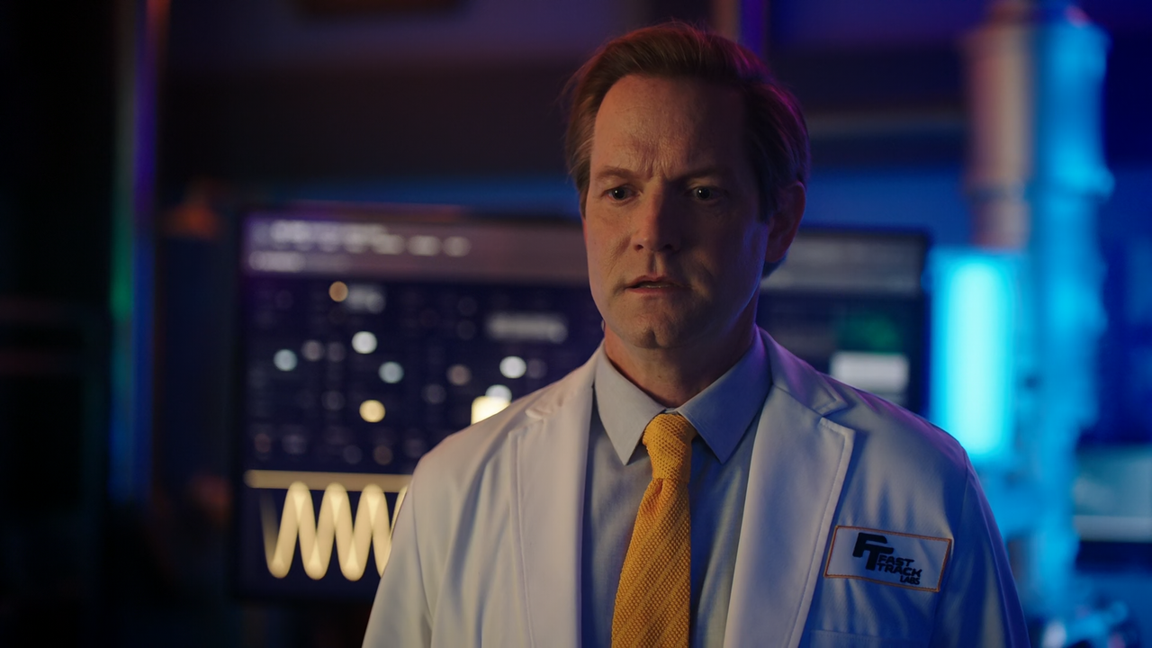 The.Flash.S08E18.The.Man.in.the.Yellow.Tie.1080p.10bit.AMZN.WEB-DL.DDP5.1.HEVC-Vyndros.mkv_snapshot_