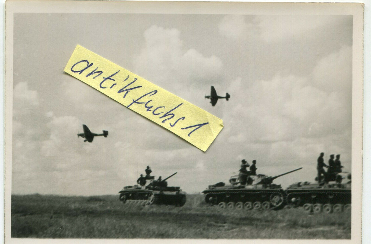 3 Panzer des Panzer Rgt.35 mit Luftunterstützung in Rußland