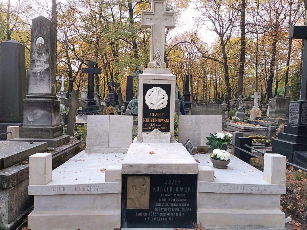 Józef_Korzeniowski_grób_01