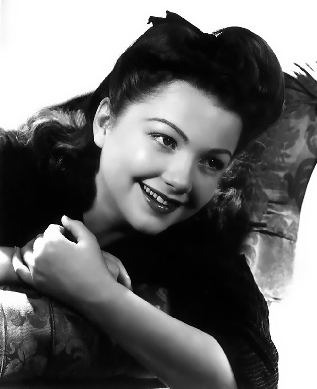 Anne_Baxter_a04