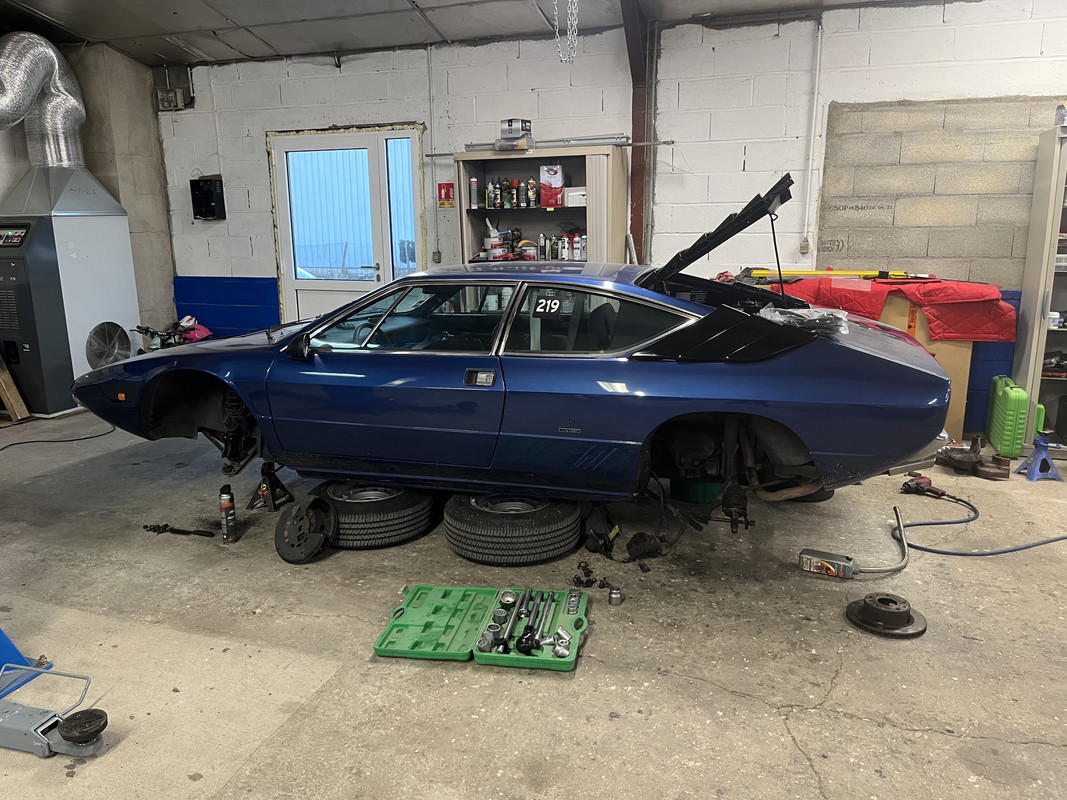 E426C400-1198-4536-B53D-09F7831085AD