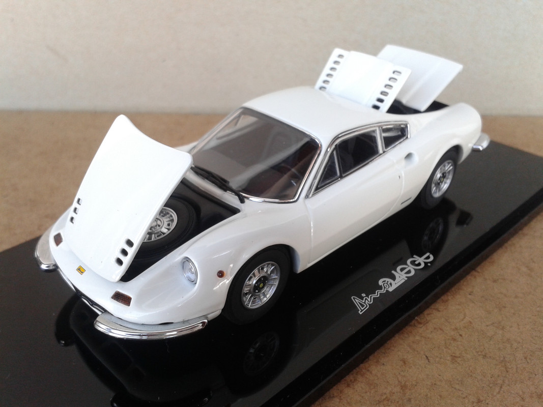 1969 Ferrari Dino 246 GT (Kyosho) (13)
