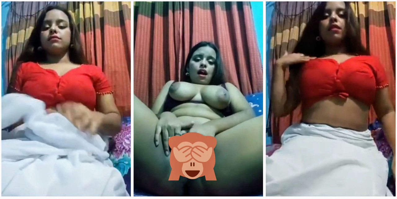 Hot desi girl fingering in her pussy moaning teasing closeup