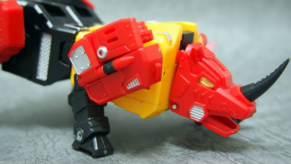 970813_330889383705140_1195510490_n