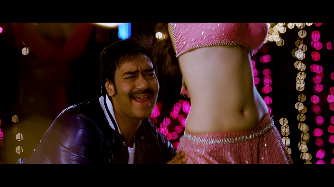 Tamanna Hot Song 03 From Himmatwala Taki O Taki 4K (Best Quality).mp4_snapshot_03.41_[2021.04.05_13.