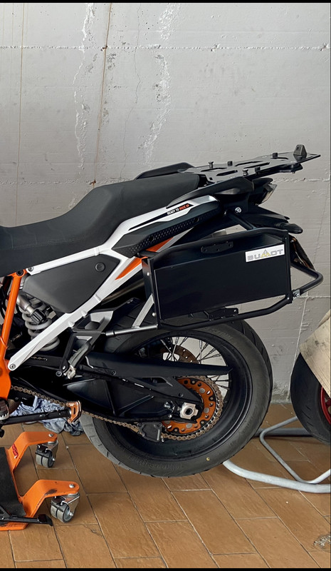 6D624360-7021-4FFD-80FC-A180F2616F40