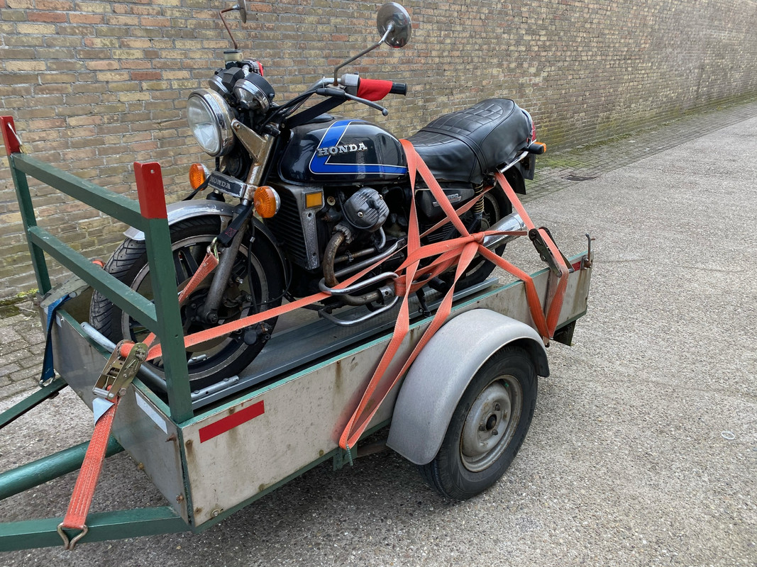 77EB501B-5E0B-4EA2-BB57-3593BB3F1FD9