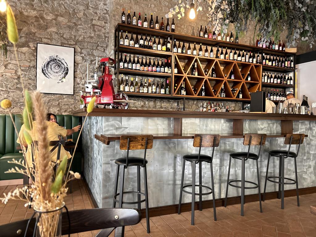 Жаркий сентябрь на побережье Тирренского моря.