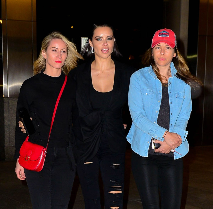 adriana-lima-leaves-nobu-in-new-york-06-05-2018-2