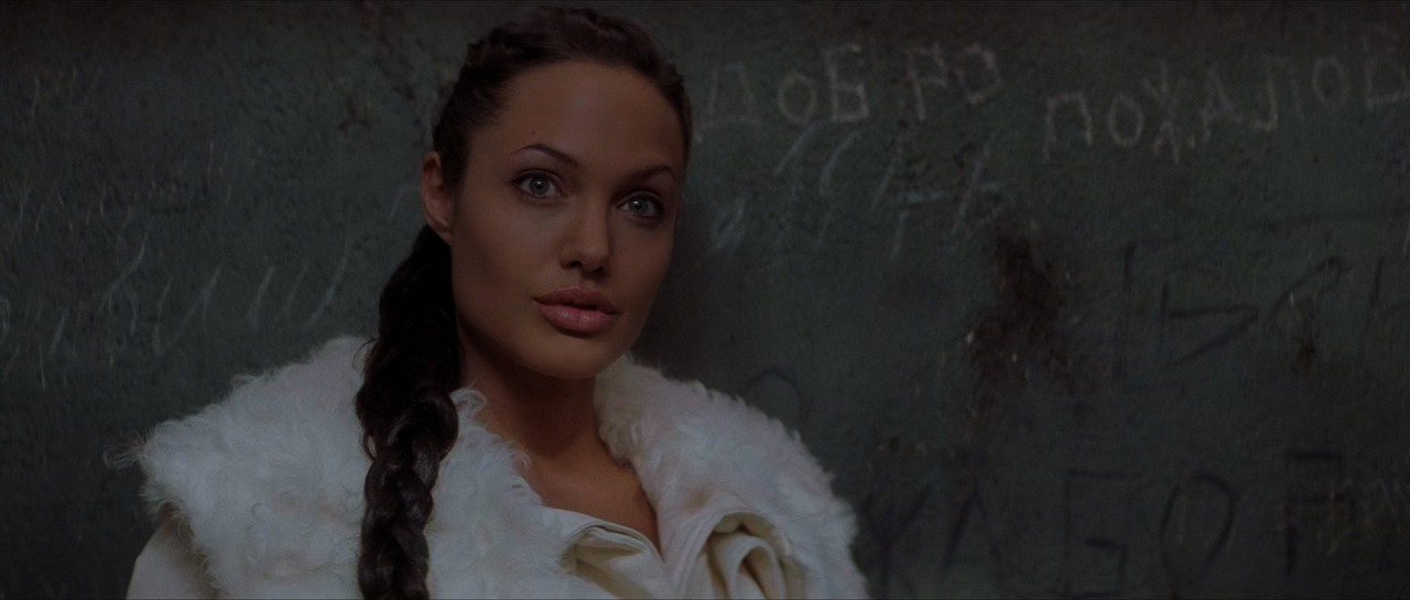 Lara Croft Tomb Raider - The Cradle of Life (2003).mkv_snapshot_