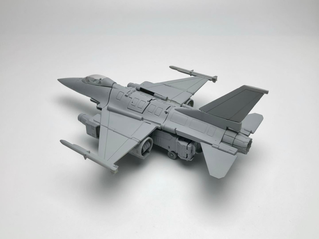 Fans-Hobby-MB-23-Dreadwing-Buster-19