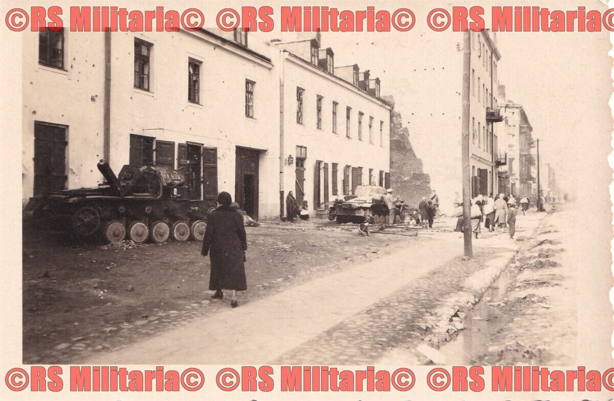 2x zerstörte P II Panzer 2 imAußenbezirk von Warschau Polen 1939