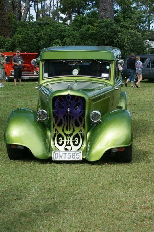 green-vintage-car.jpg