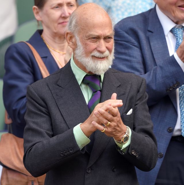 Le Sénateur Arthur Horvanx, lors de l’annonce des résultats aux sénatoriales intermédiaires de 2013
