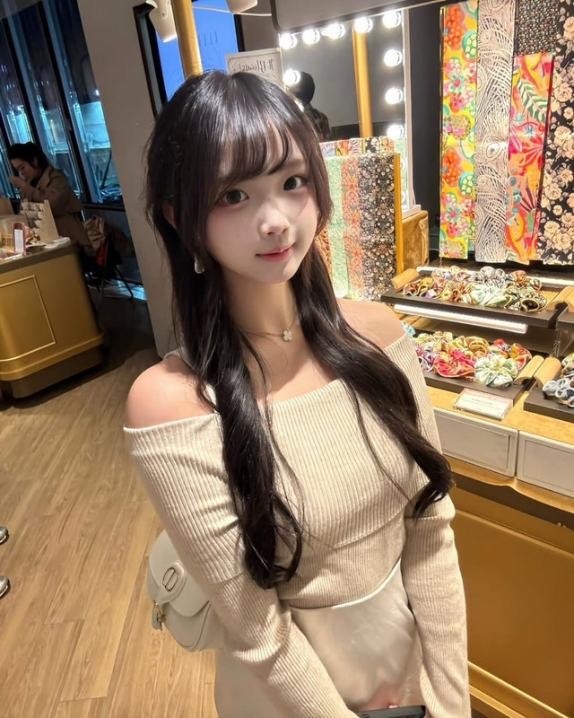 台南清純女大生深夜私密外送熱約