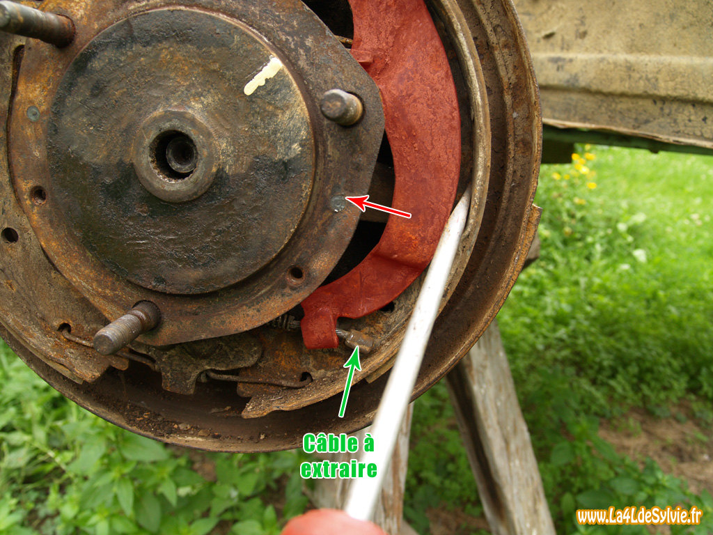 depose-cable-frein-a-main-avant-4l