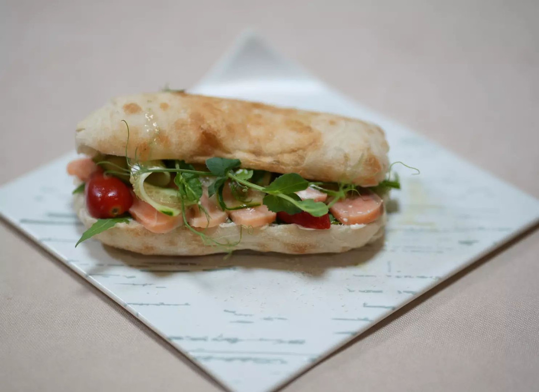 Ақсерке етімен "Чиабатта" / "Чиабатта" с семгой (300г)