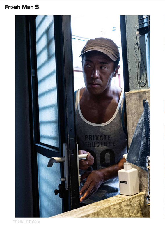 FreshMan 62+63 (Non-sex) - Hành hạ rồi chịch anh lực lưỡng trung niên