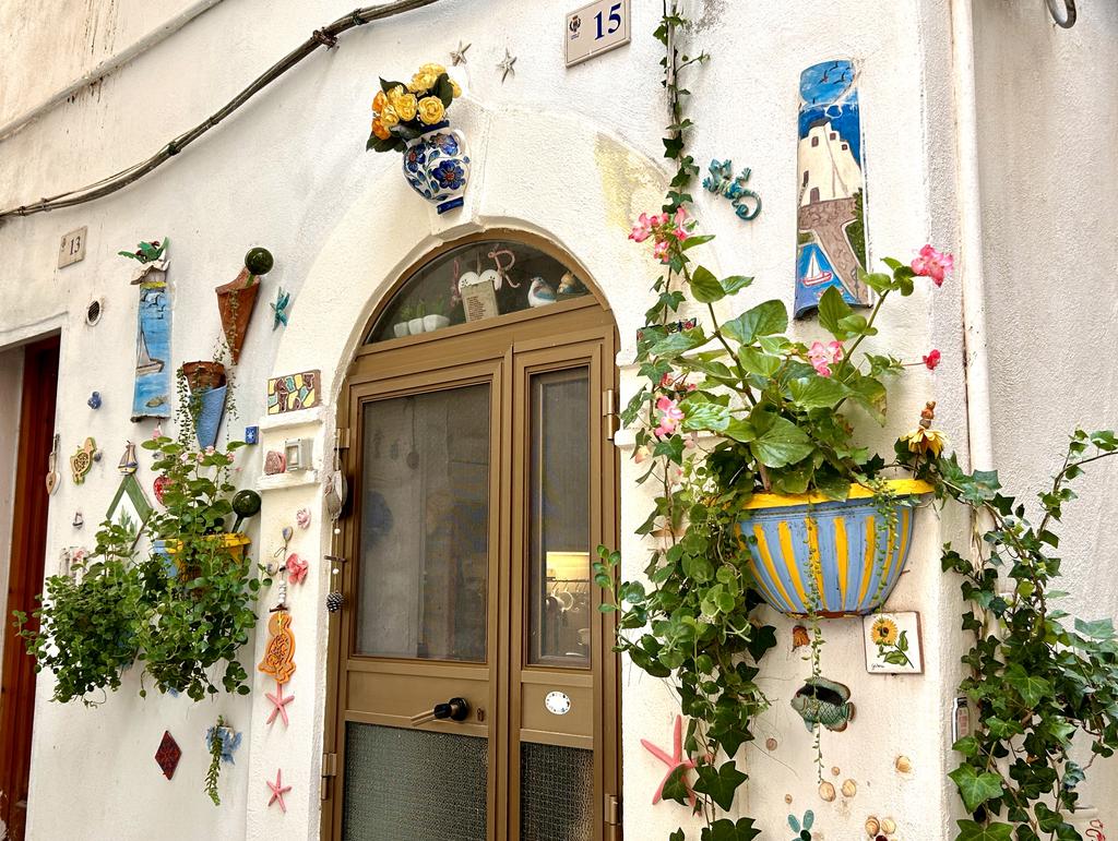 Жаркий сентябрь на побережье Тирренского моря.