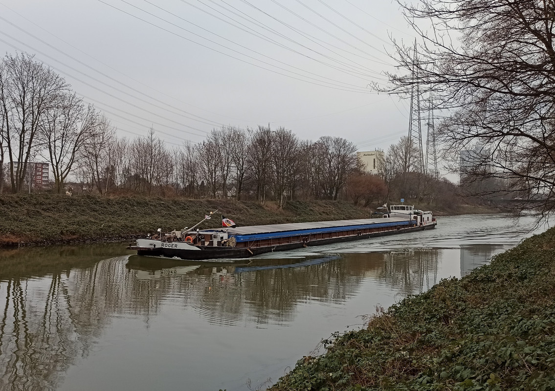 2023.02.21b2 Roger (1940x1367)