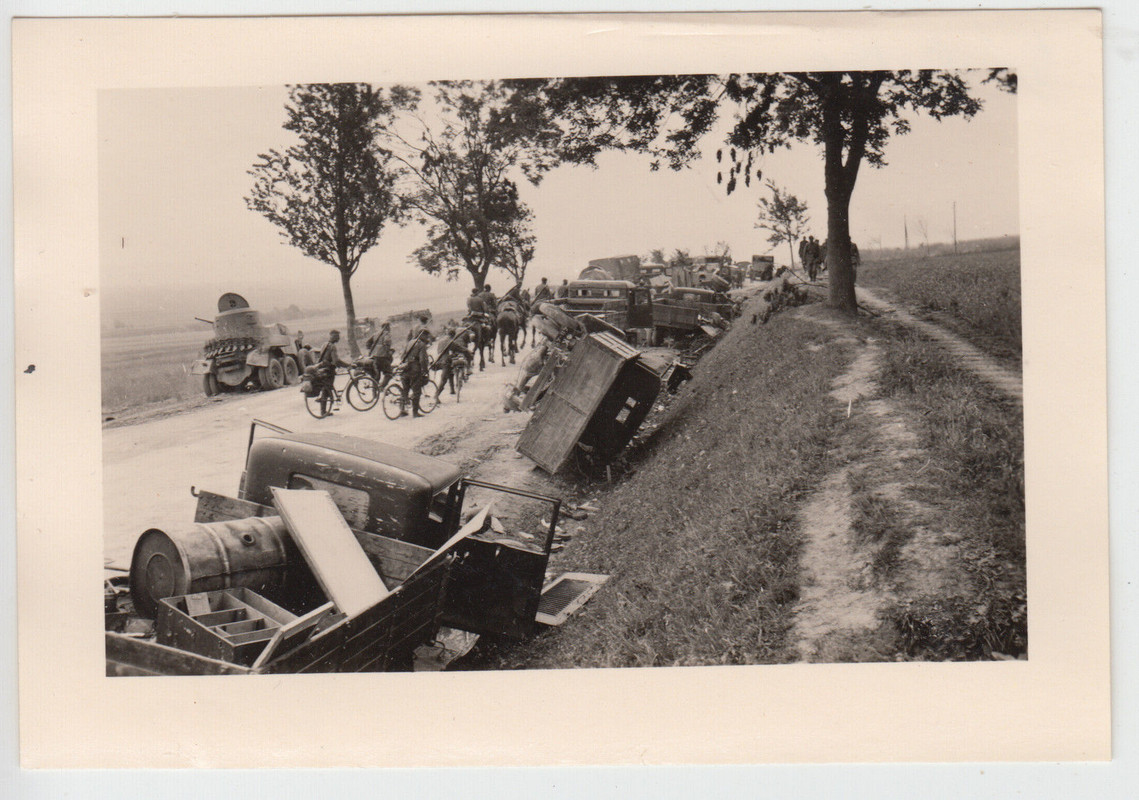 Wehrmacht 295.I.D.zerstörter russischer SPW BA 2