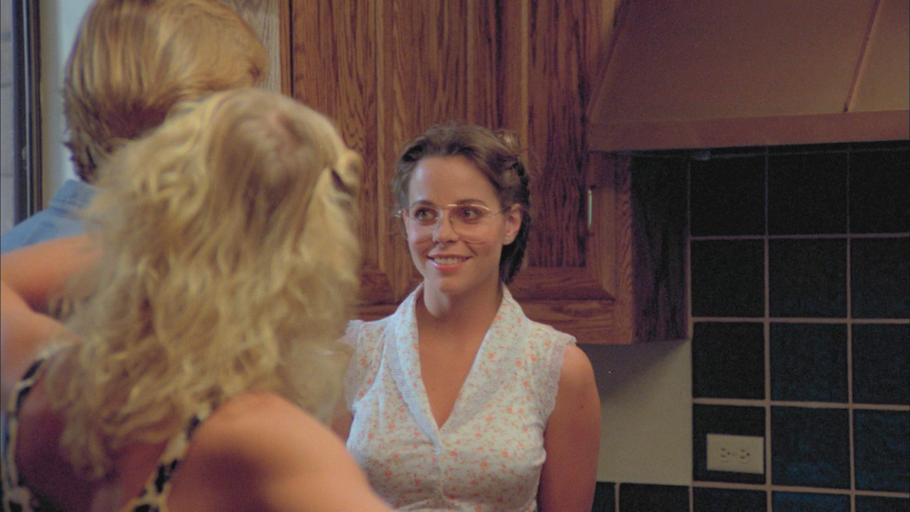 The.Beach.Girls.1982.BDRemux.mkv_20221125_001645.640