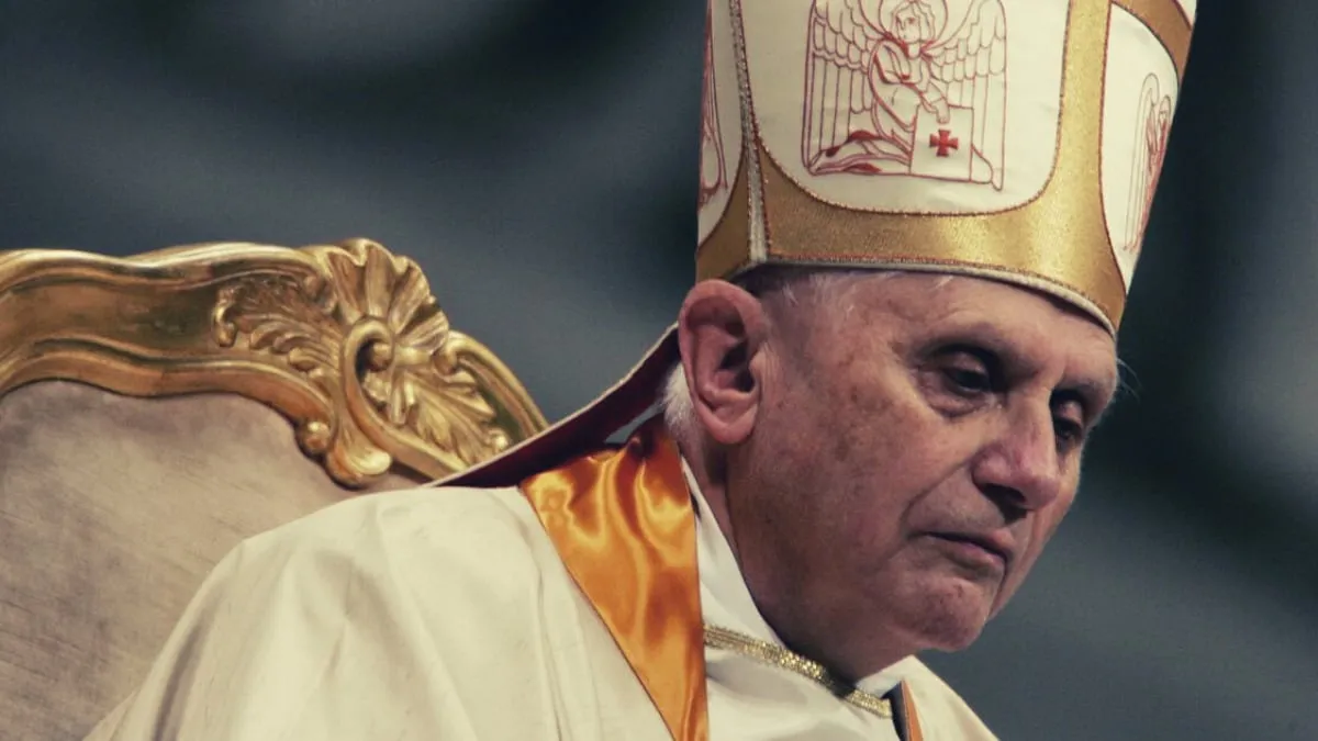 Benedicto XVI: La “campana de la muerte” que podría sonar en Roma si muere