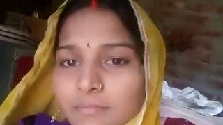 Indian woman Dehati displays her firm boobs and juicy pussy.