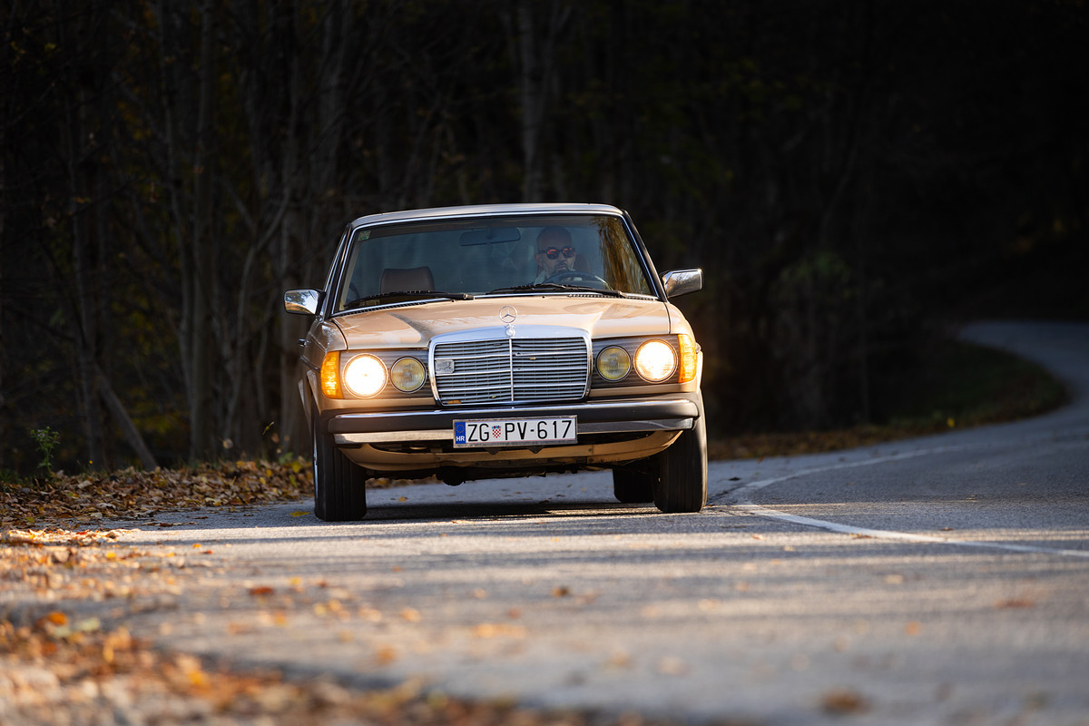 241102-Mercedes_W123_300D_231