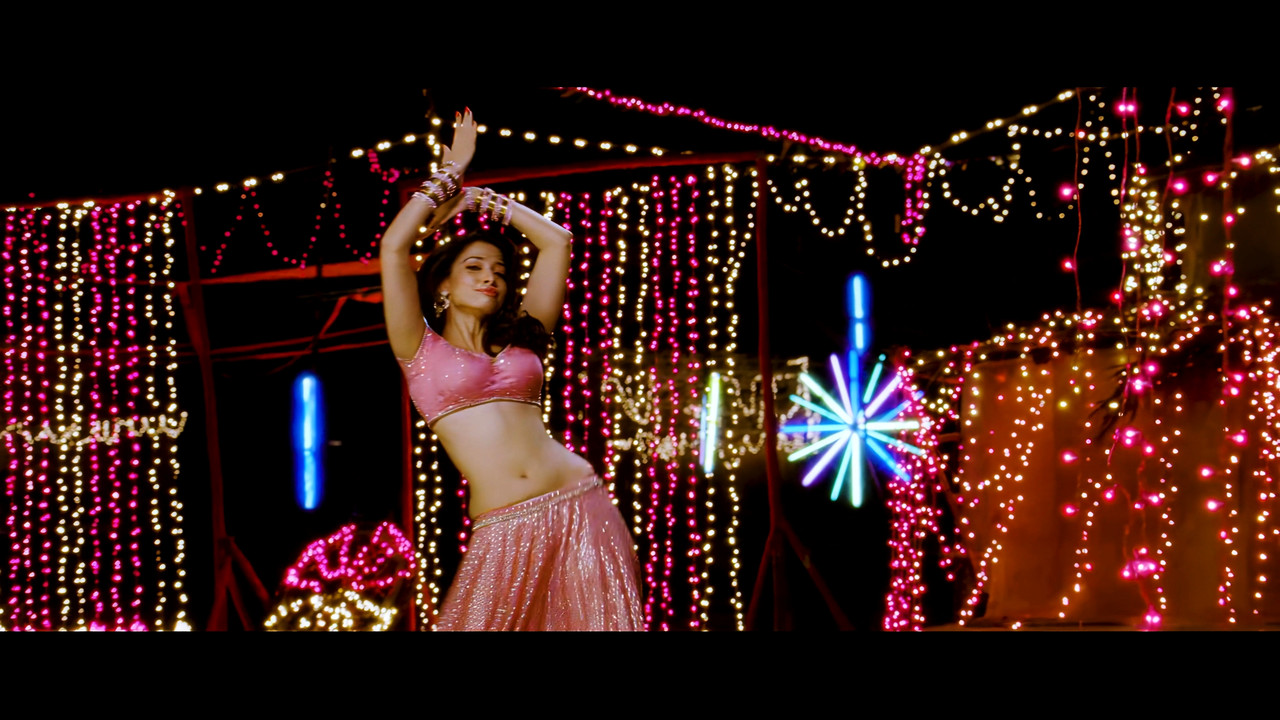 Tamanna Hot Song 03 From Himmatwala Taki O Taki 4K (Best Quality).mp4_snapshot_03.14_[2021.04.05_13.