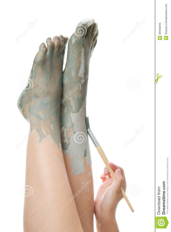 https://i.postimg.cc/MTyN5191/foot-care-mud-treatment-mask-leg-39340343.jpg
