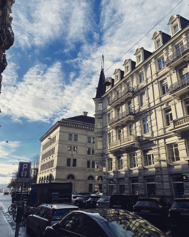 EE14C250-6F45-43A5-AA78-D552F459774A