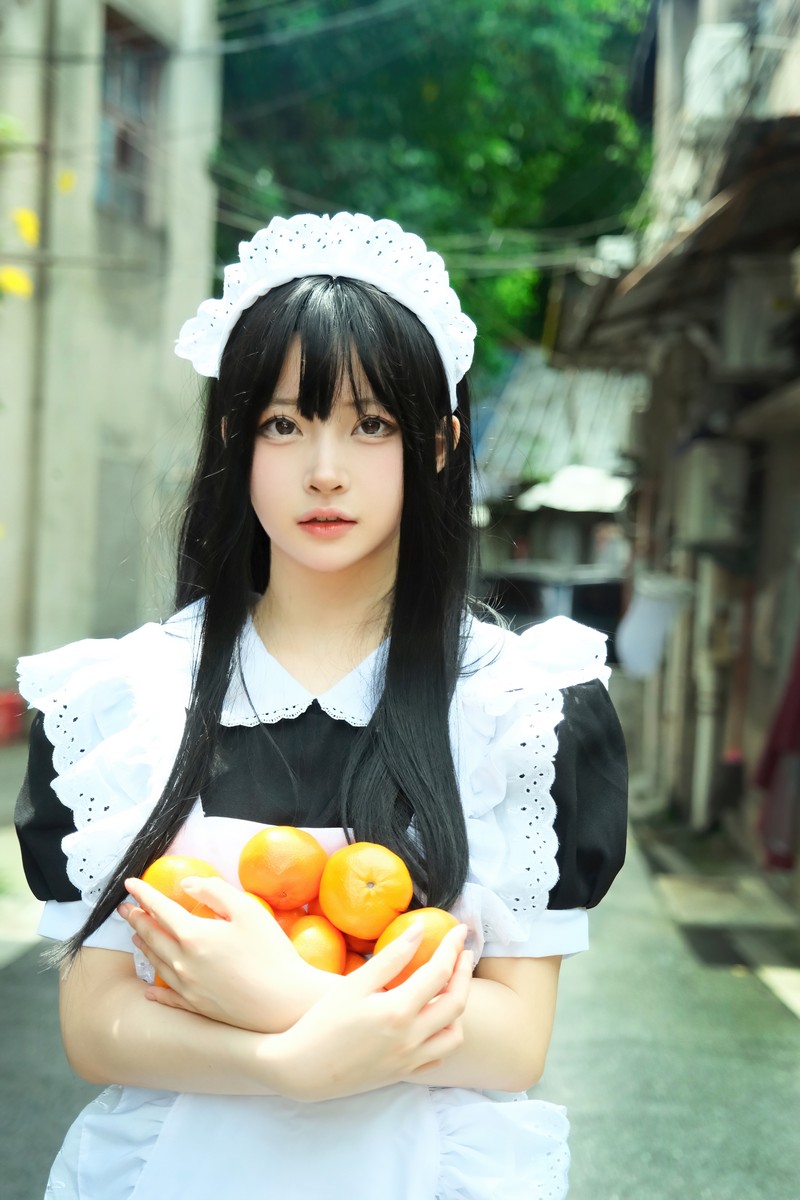 白莉爱吃巧克力 深巷女仆 Cosplay 写真【11P｜487MB】插图6