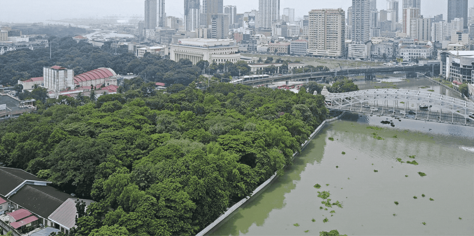 A comparison of the Pasig River with and without an elevated expressway.