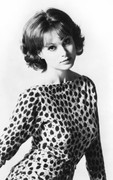 madeline-smith-b07