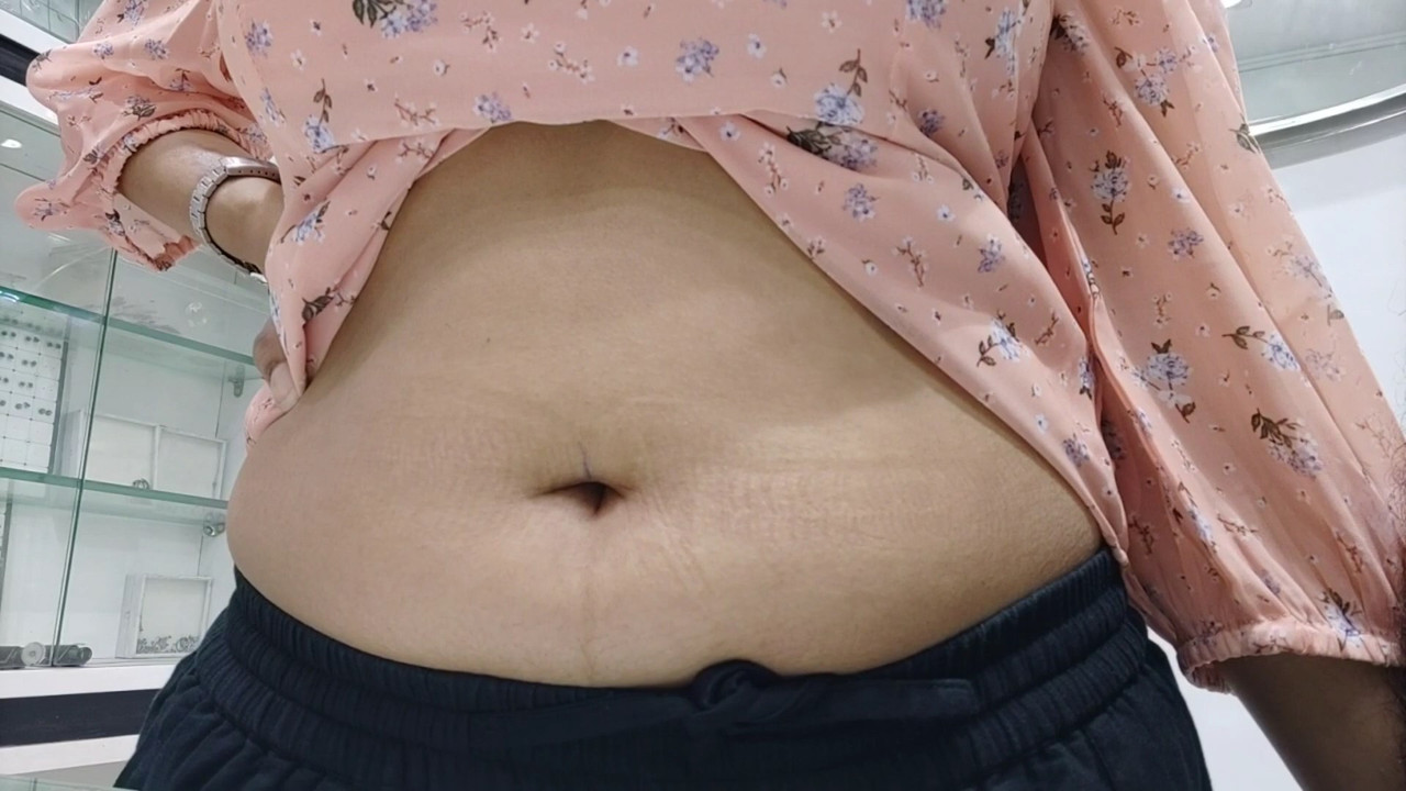 [Image: fatty-tummy-and-navel-piercin-in-pink-to...42-666.jpg]