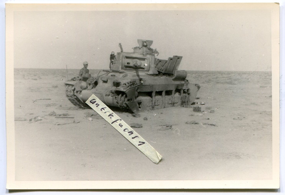 Panzer aus England mit N-Töpfe in Afrika beim Af