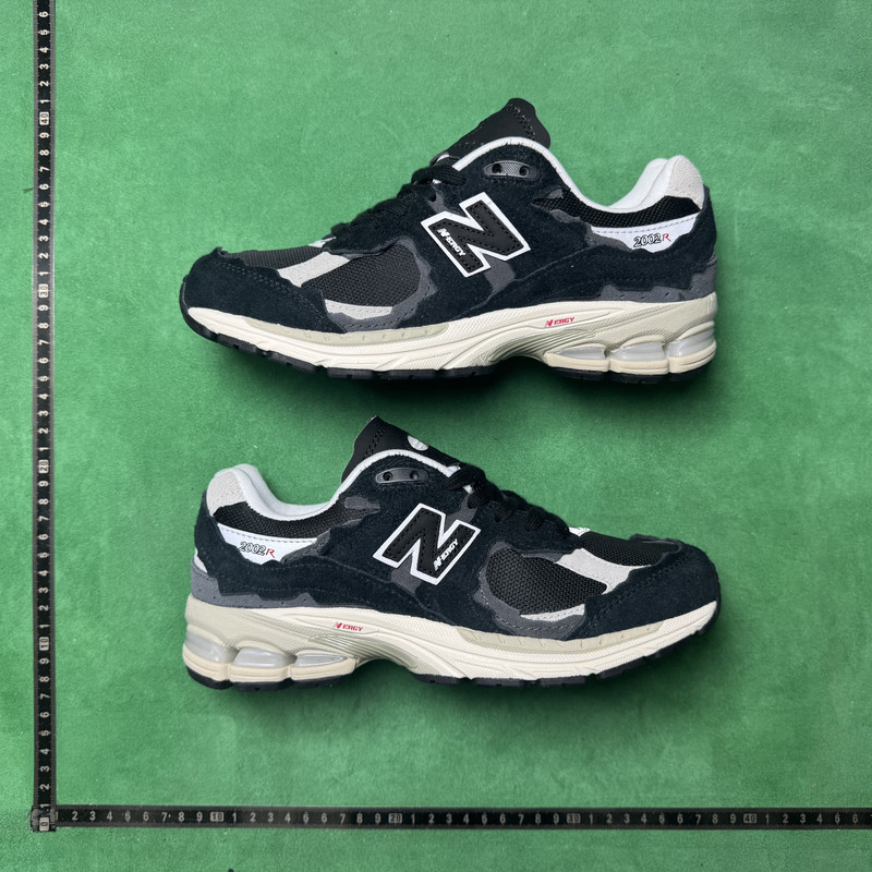 New Balance 2002R