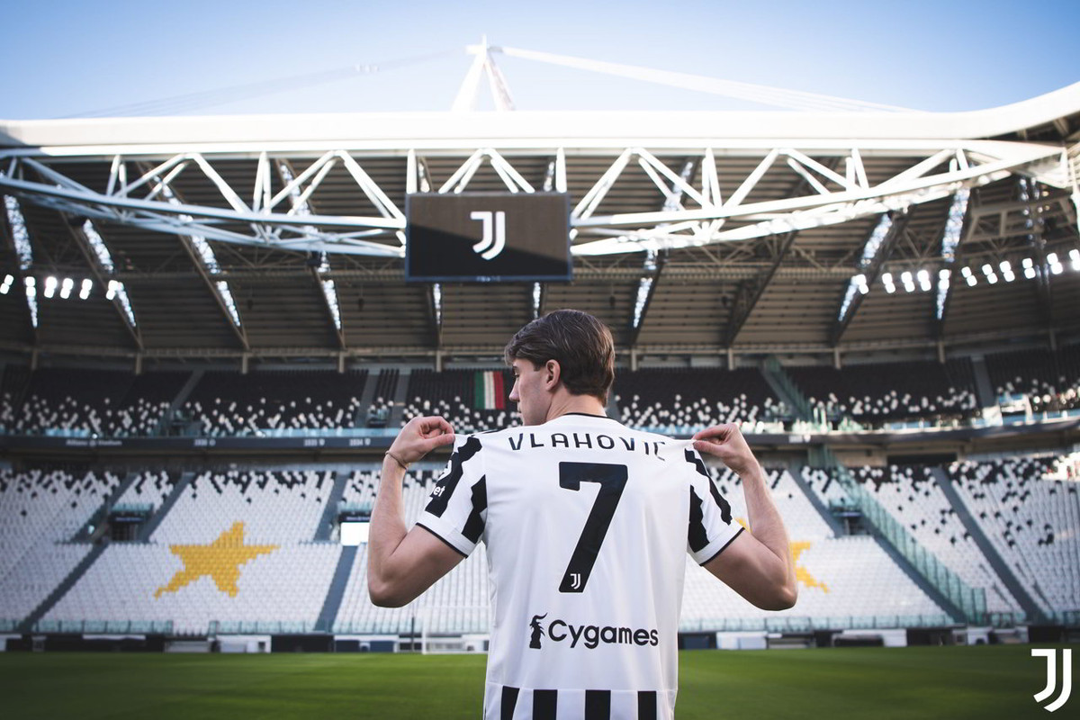 Dusan Vlahovic è della Juventus, vestirà la Numero 7 di Cristiano Ronaldo