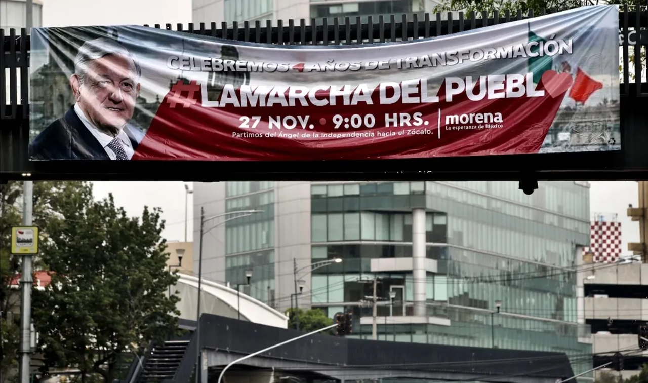El INE no estima que sea ilegal la promoción de la marcha de AMLO