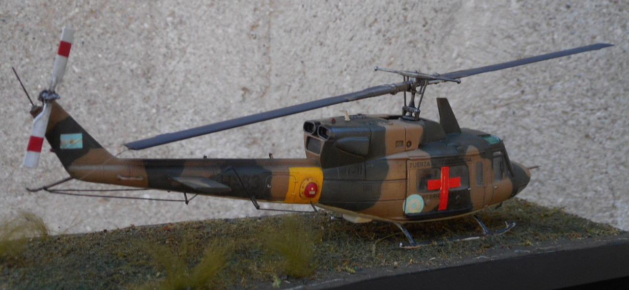 Bell 212 UH-1N (30)