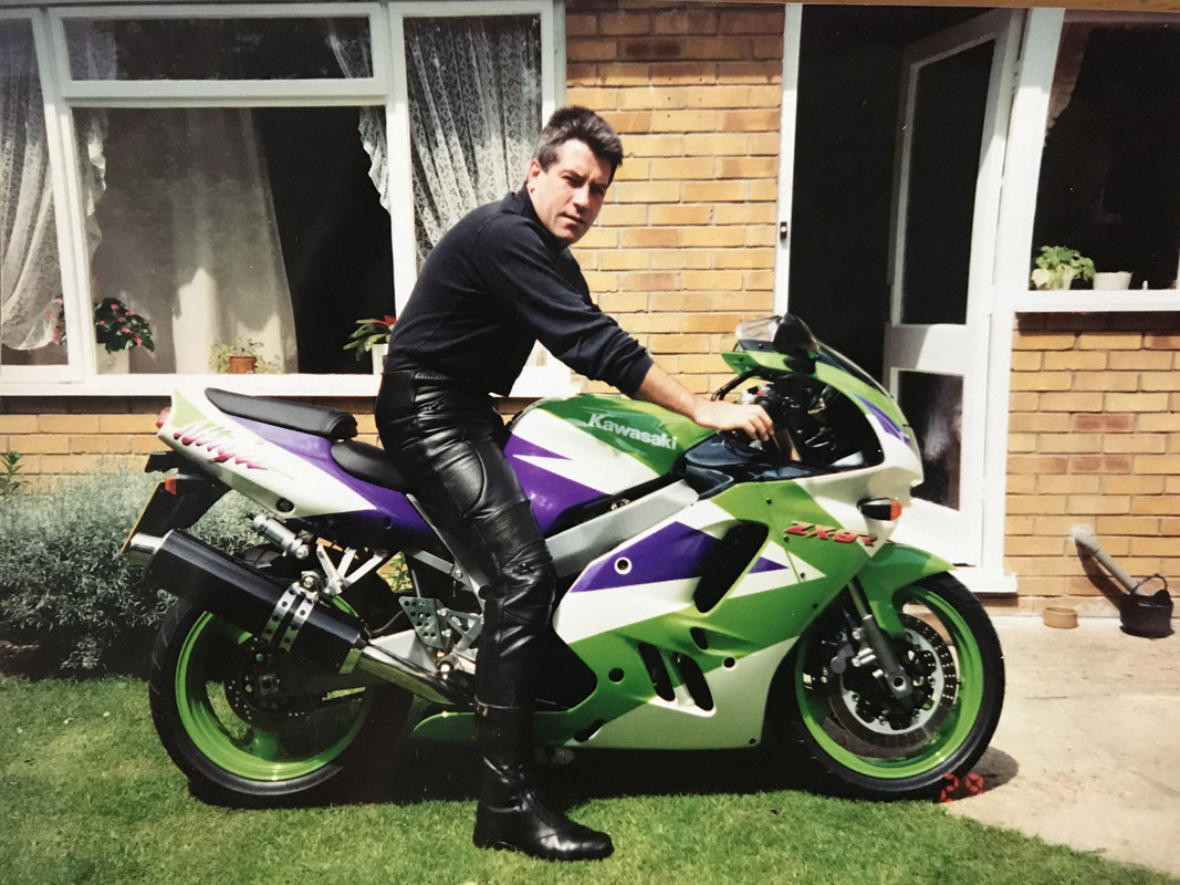 ZX-9R ranks 3rd on Bikes that only worked in the 1990s - ZX