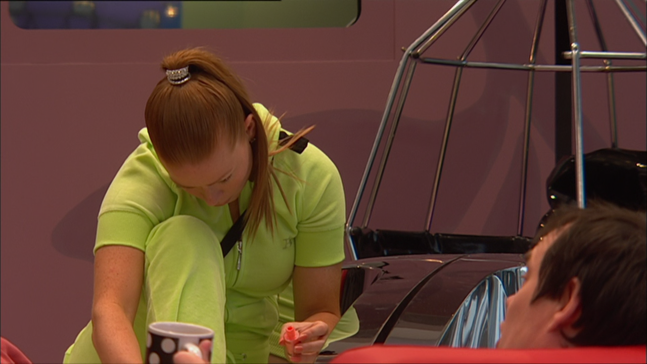 Dead Set (2008) - S01E01 - Outbreak (1080p BluRay x265 Panda)-1