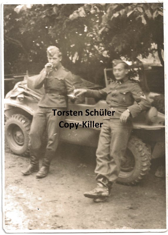 Soldaten mit VW Kübelschwimmwagen 2.WK