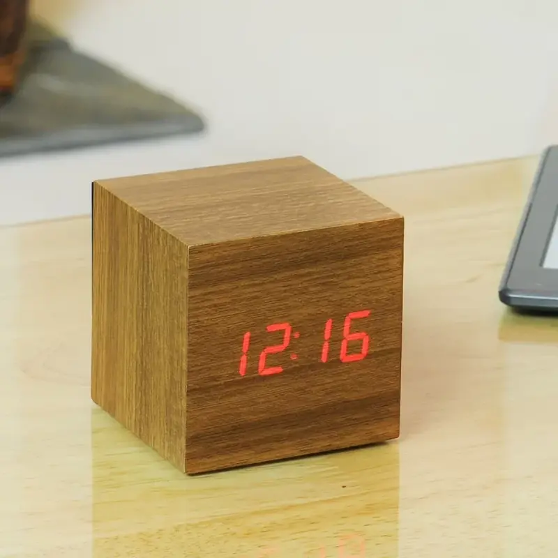 clock-wood.webp