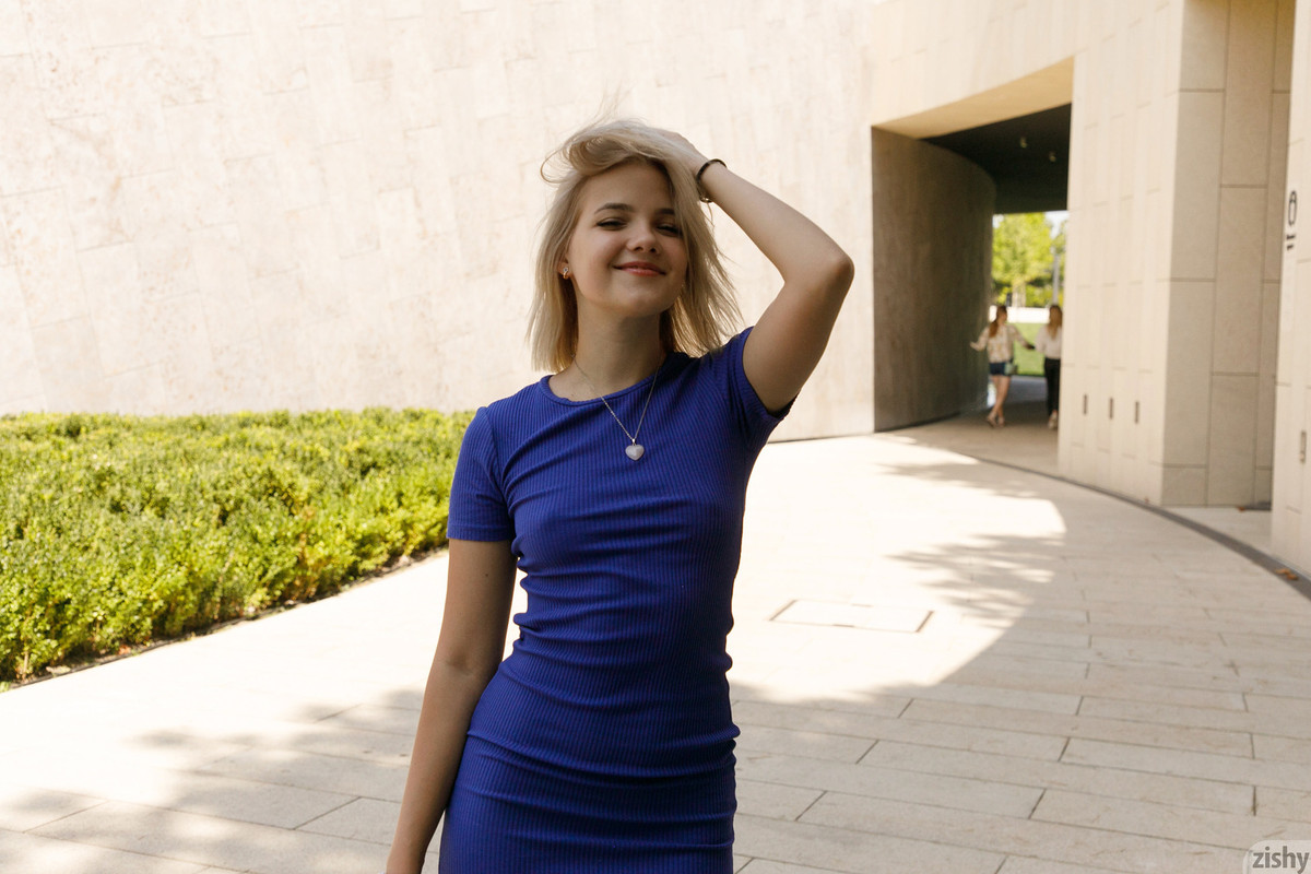 full_006_1200341057469482