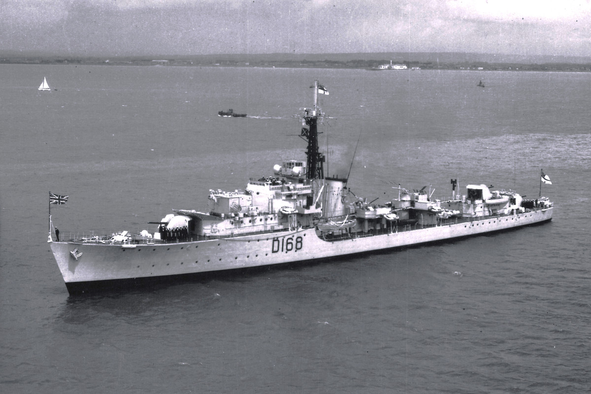 https://i.postimg.cc/MZCgcMqc/HMS-CRISPIN-D168.jpg
