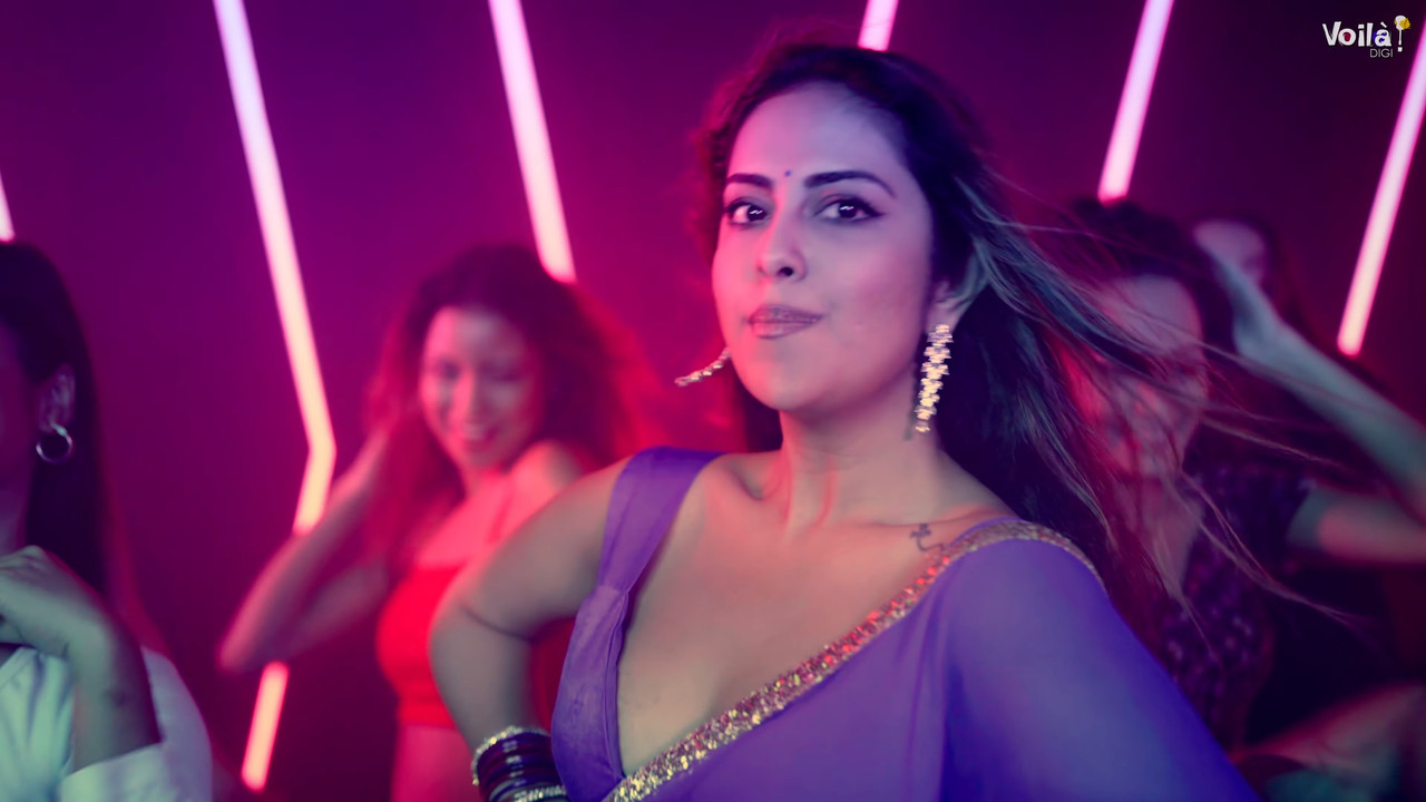 Avika Gor hot Sizzling Sexy Song Showing Big Boobs ,Cleavage,Deep Navel in Blue Saree.webm_snapshot_